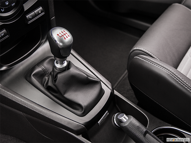 2016 Ford Fiesta | Gear shifter/center console