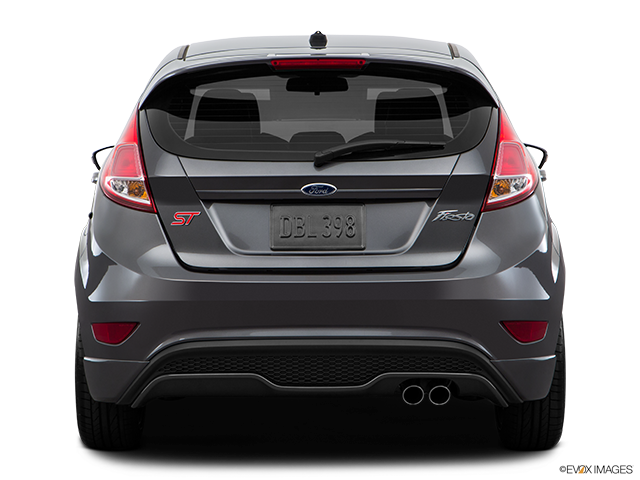 2016 Ford Fiesta | Low/wide rear