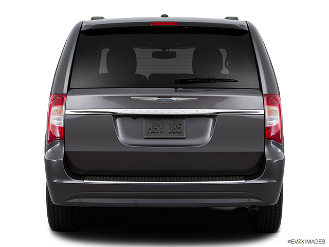 2016 Chrysler Town & Country | Low/wide rear