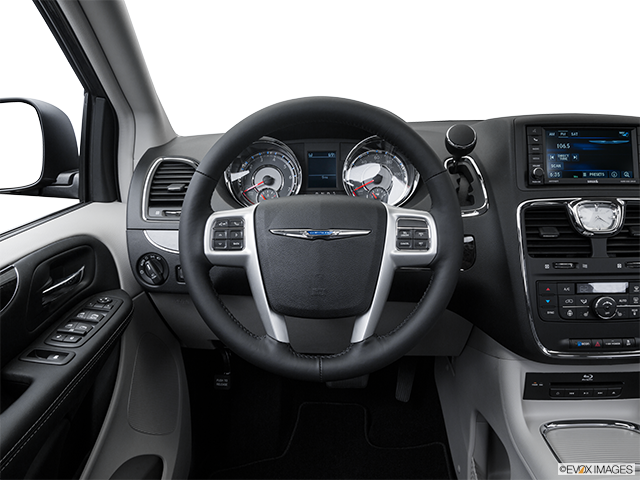 2016 Chrysler Town & Country | Steering wheel/Center Console