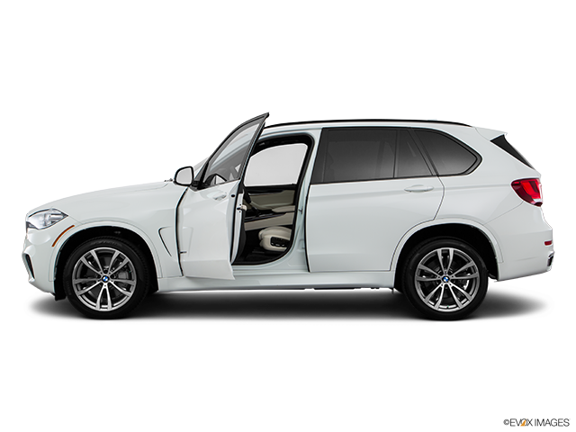 2016 BMW X5 | Driver's side profile with drivers side door open