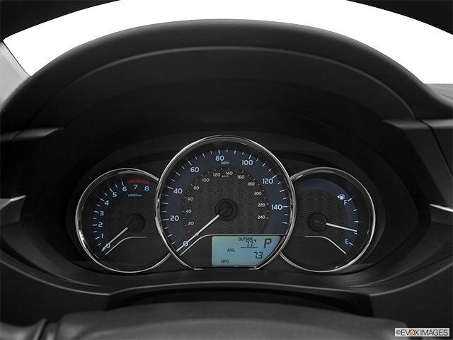 2016 Toyota Corolla | Speedometer/tachometer