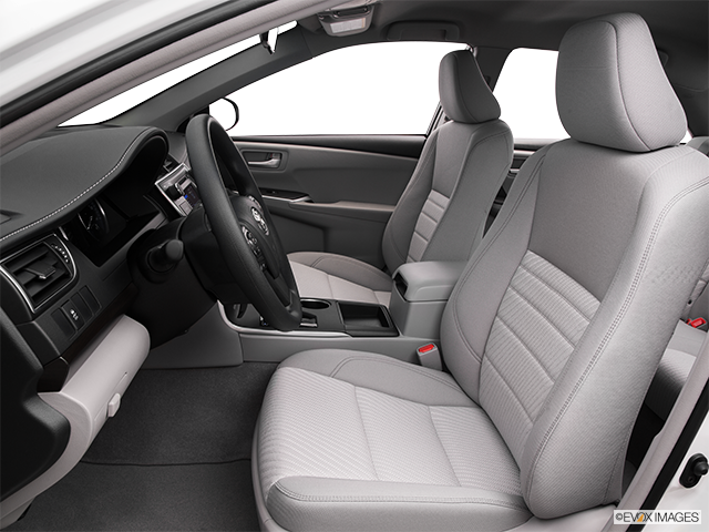 2016 Toyota Camry | Front seats from Drivers Side