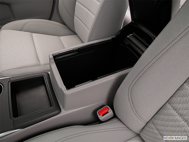 2016 Toyota Camry | Front center divider