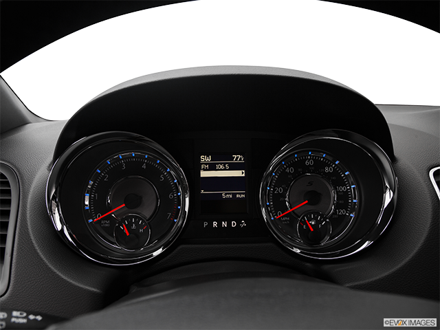 2016 Chrysler Town & Country | Speedometer/tachometer
