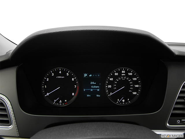2016 Hyundai Sonata | Speedometer/tachometer