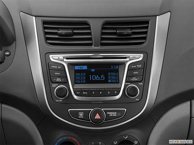 2016 Hyundai Accent Hatchback | Closeup of radio head unit