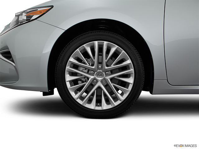 2016 Lexus ES 350 | Front Drivers side wheel at profile
