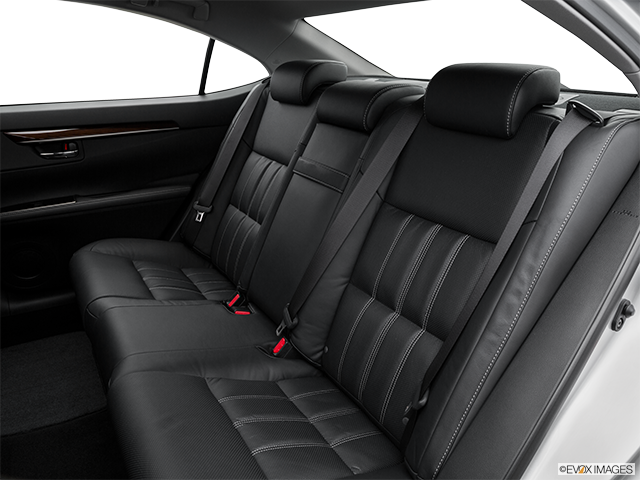 2016 Lexus ES 350 | Rear seats from Drivers Side