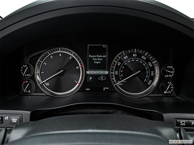 2016 Lexus LX 570 | Speedometer/tachometer