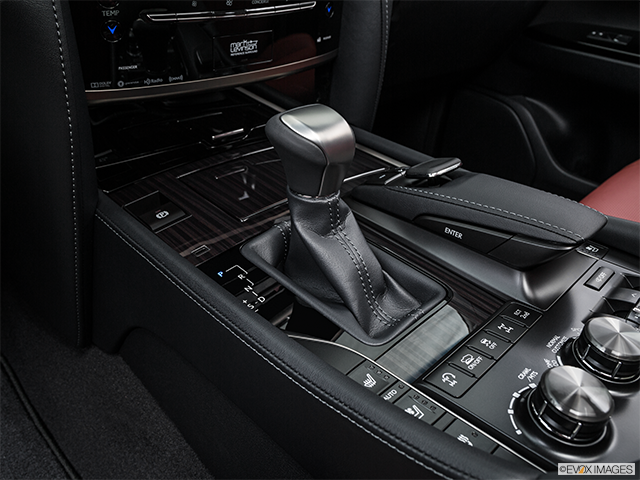 2016 Lexus LX 570 | Gear shifter/center console
