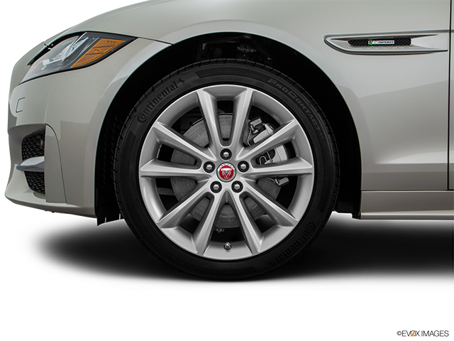 2016 Jaguar XF | Front Drivers side wheel at profile