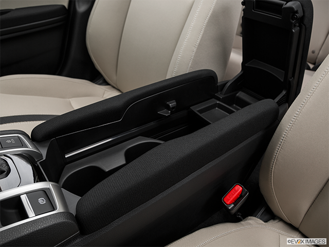 2016 Honda Civic Sedan | Front center divider