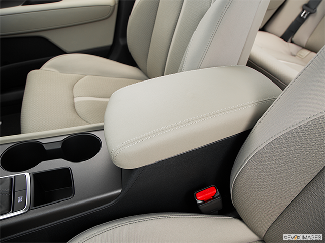 2016 Kia Optima | Front center console with closed lid, from driver’s side looking down