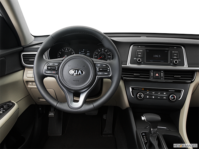 2016 Kia Optima | Steering wheel/Center Console