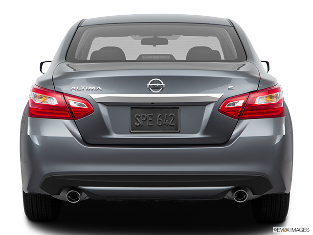 2016 Nissan Altima | Low/wide rear