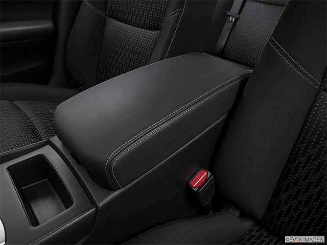 2016 Nissan Altima | Front center console with closed lid, from driver’s side looking down