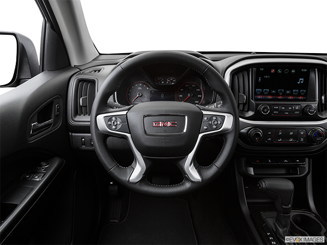 2016 GMC Canyon | Steering wheel/Center Console