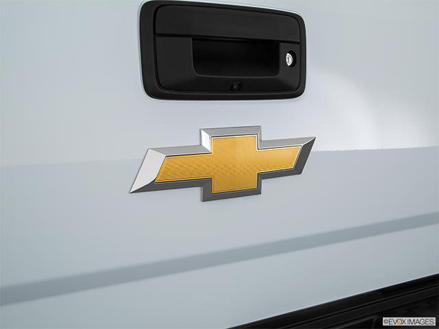 2016 Chevrolet Silverado 1500 | Rear manufacturer badge/emblem