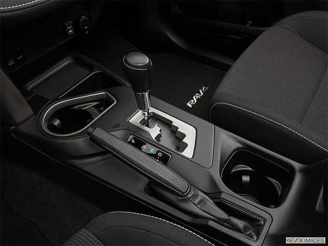 2016 Toyota RAV4 | Gear shifter/center console