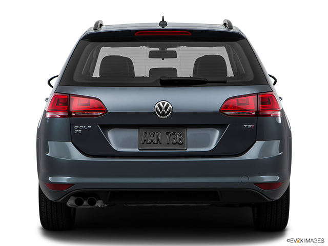 2016 Volkswagen Golf Sportwagon | Low/wide rear