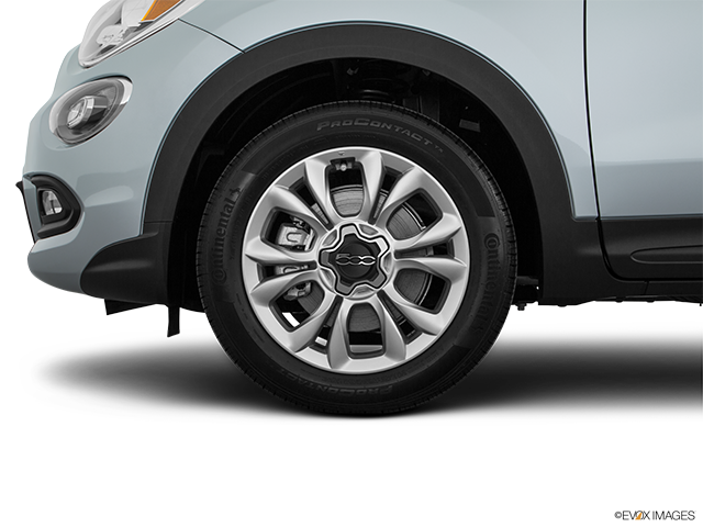2016 Fiat 500X | Front Drivers side wheel at profile
