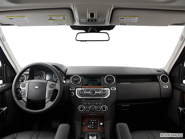 2016 Land Rover LR4 | Centered wide dash shot