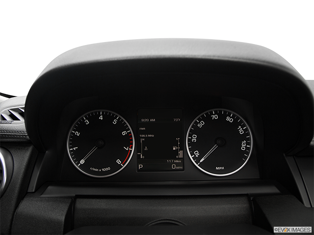 2016 Land Rover LR4 | Speedometer/tachometer