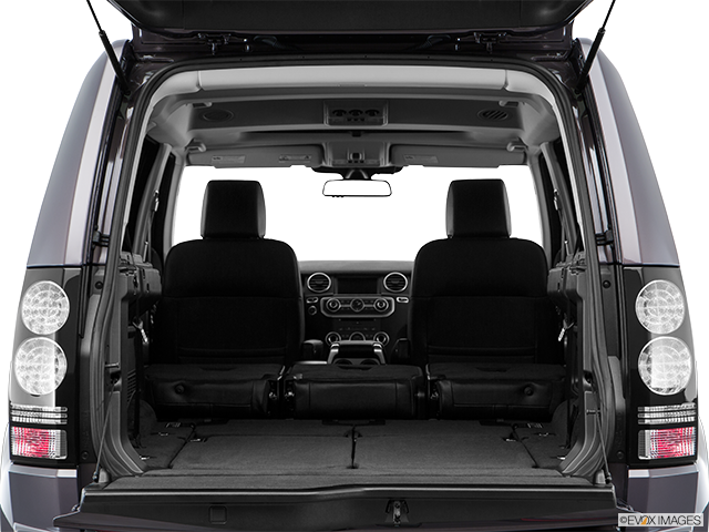 2016 Land Rover LR4 | Hatchback & SUV rear angle