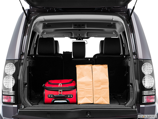 2016 Land Rover LR4 | Trunk props