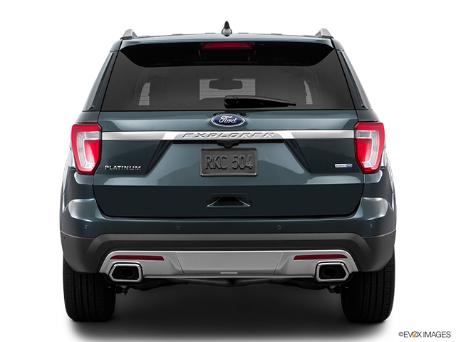 2016 Ford Explorer | Low/wide rear