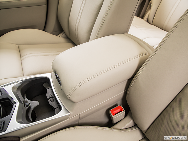 2016 Cadillac SRX | Front center console with closed lid, from driver’s side looking down