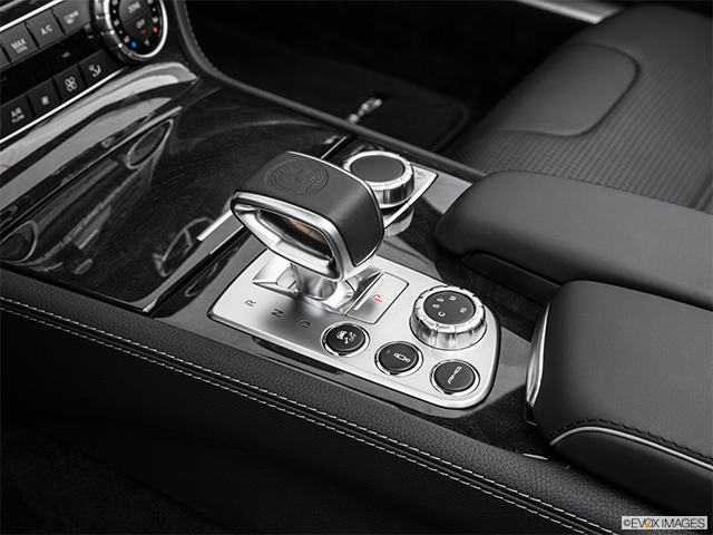 2016 Mercedes-Benz SL-Class | Gear shifter/center console