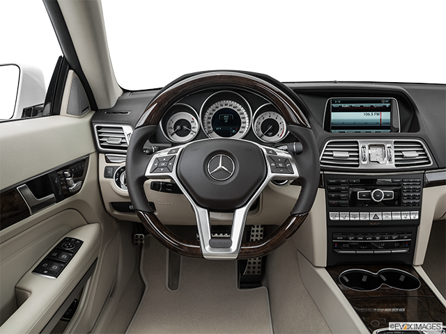 2016 Mercedes-Benz E-Class | Steering wheel/Center Console
