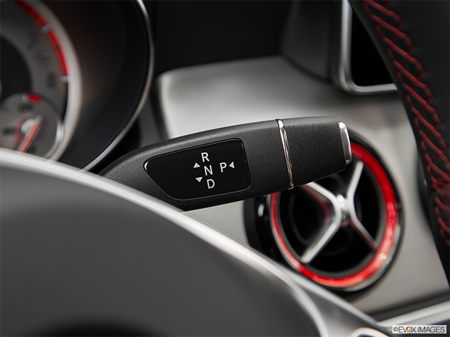 2016 Mercedes-Benz CLA-Class | Gear shifter/center console