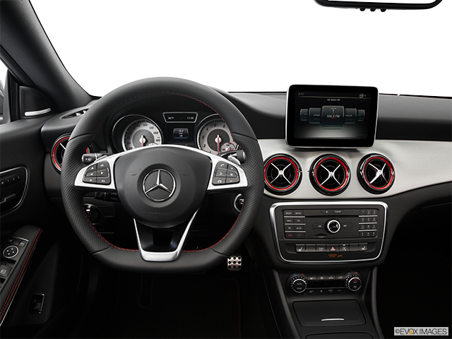 2016 Mercedes-Benz CLA-Class | Steering wheel/Center Console