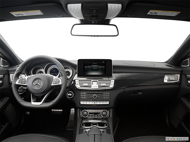 2016 Mercedes-Benz CLS-Class | Centered wide dash shot