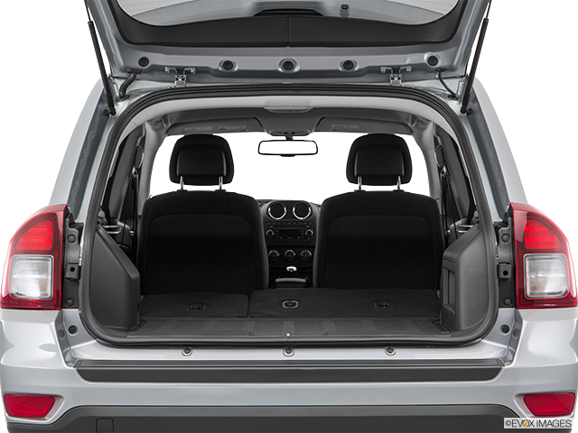 2016 Jeep Compass | Hatchback & SUV rear angle
