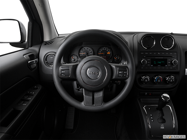 2016 Jeep Compass | Steering wheel/Center Console