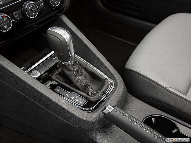 2016 Volkswagen Jetta Turbocharged Hybrid | Gear shifter/center console