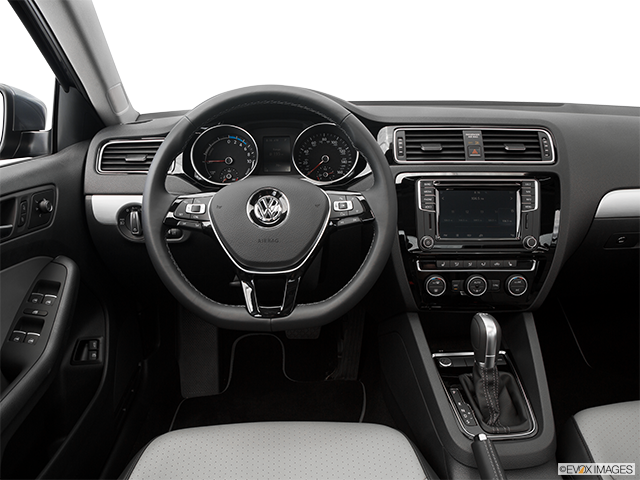 2016 Volkswagen Jetta Turbocharged Hybrid | Steering wheel/Center Console