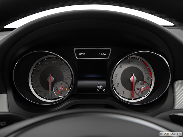 2016 Mercedes-Benz GLA-Class | Speedometer/tachometer