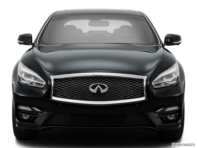 2016 Infiniti Q70 | Low/wide front