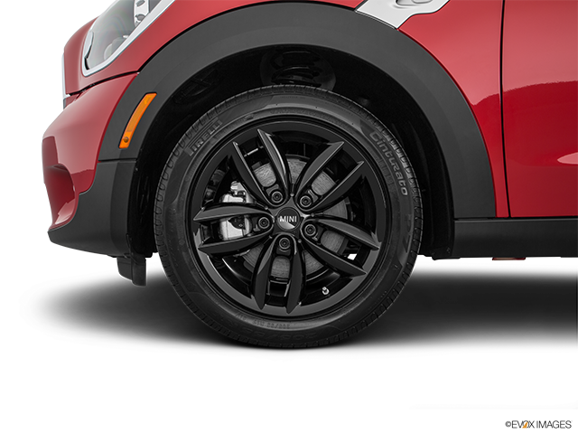 2016 MINI Paceman | Front Drivers side wheel at profile
