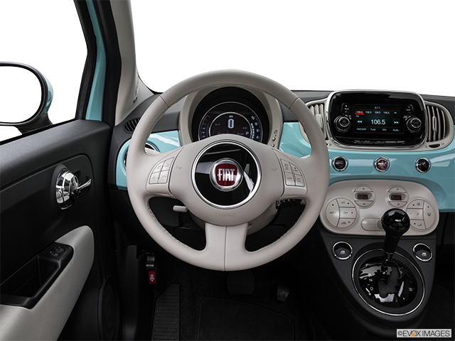 2016 Fiat 500 Cabrio | Steering wheel/Center Console