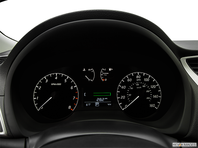 2016 Nissan Sentra | Speedometer/tachometer