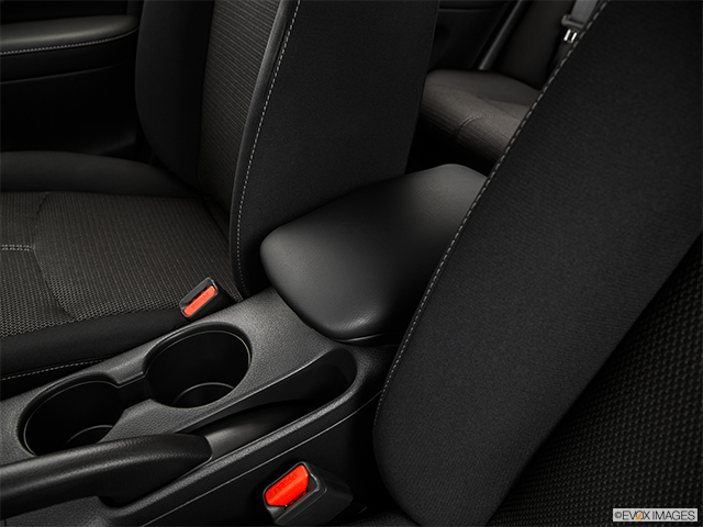 2016 Nissan Sentra | Front center console with closed lid, from driver’s side looking down