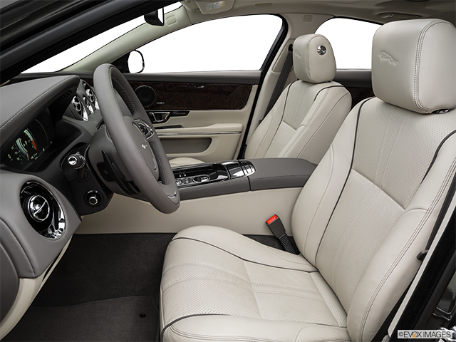 2016 Jaguar XJ | Front seats from Drivers Side