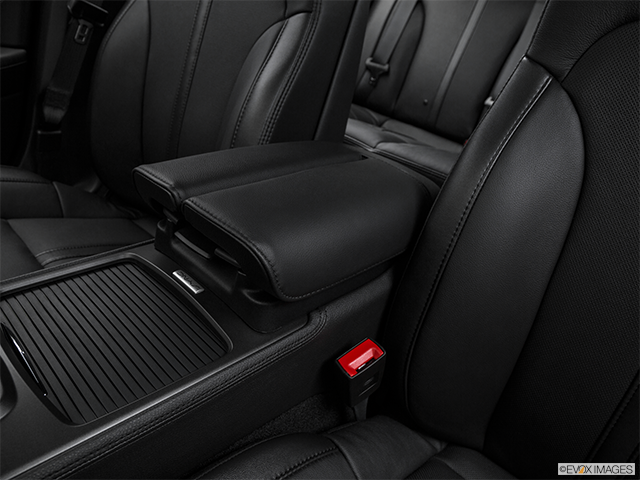 2016 Lincoln MKS | Front center console with closed lid, from driver’s side looking down