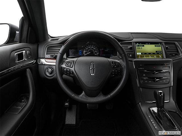 2016 Lincoln MKS | Steering wheel/Center Console